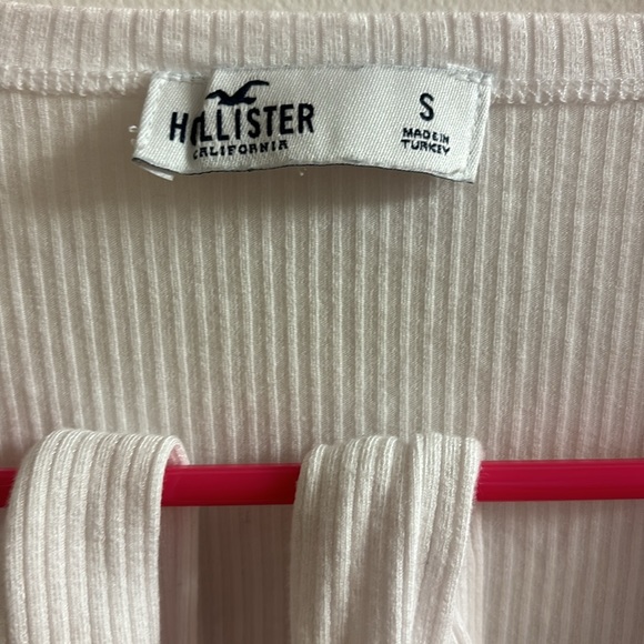 White tie t-shirt from Hollister size small - Picture 2 of 2